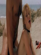 Yuliya Mayarchuk beach sex scenes from Trasgredire